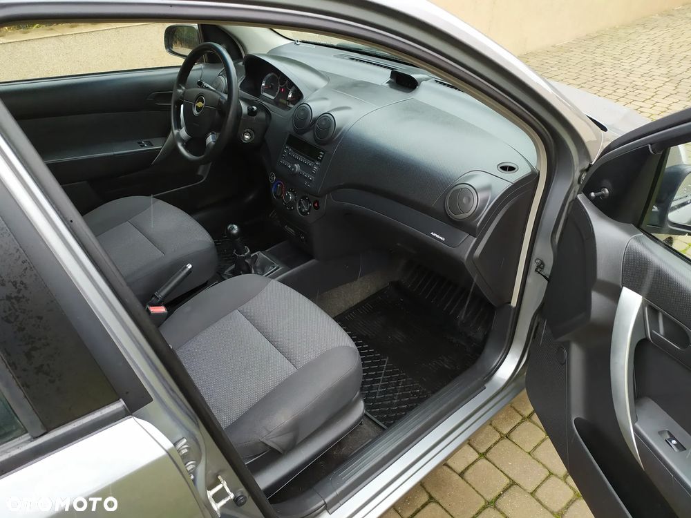 Chevrolet Aveo 1.2 16V Base+ - 6