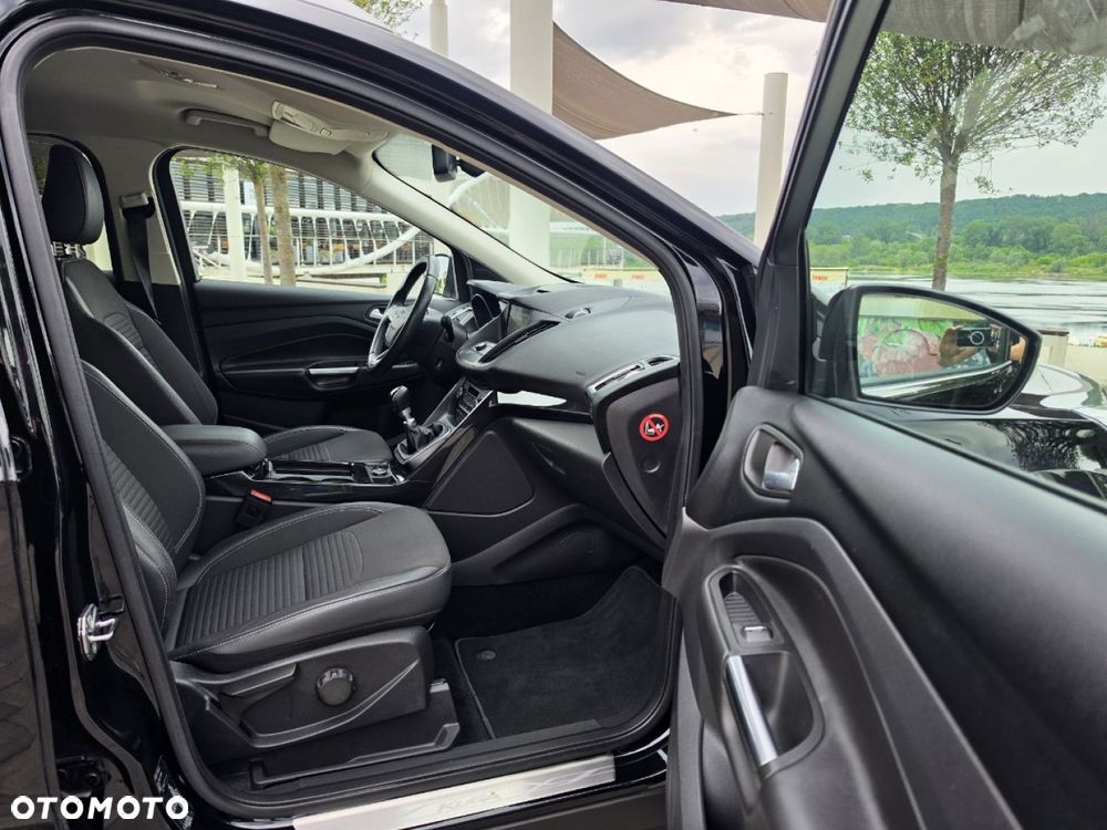 Ford Kuga - 28