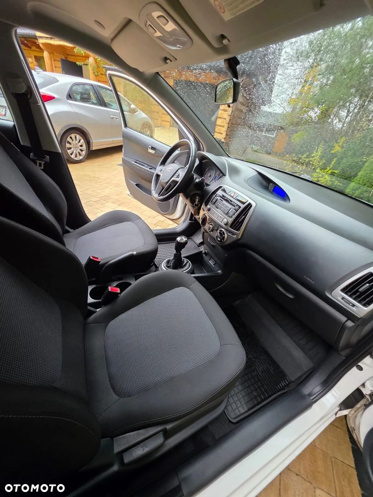 Hyundai i20 1.1 CRDi Style - 8