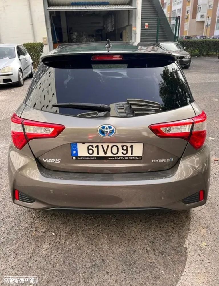 Toyota Yaris 1.5 HSD Square Collec.Bronze - 4