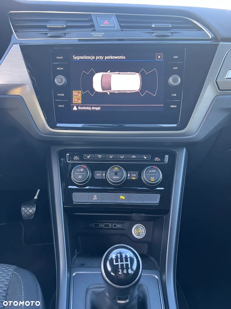 Volkswagen Touran 2.0 TDI SCR (BlueMotion Technology) Comfortline - 14