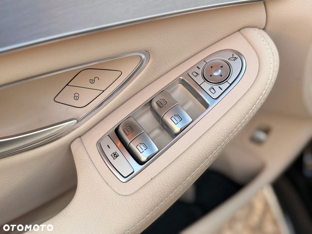 Mercedes-Benz Klasa C 200 4-Matic 7G-TRONIC - 26