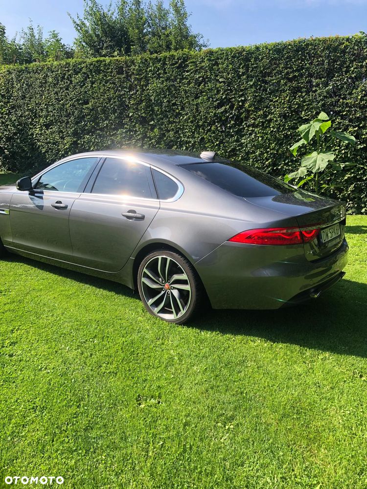 Jaguar XF 2.0 i4D Prestige - 15