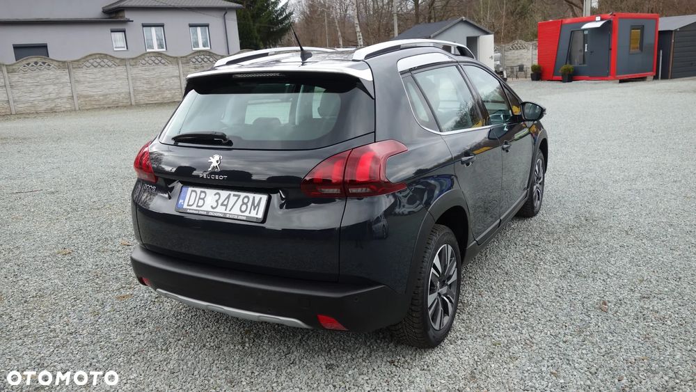 Peugeot 2008 1.2 Pure Tech Allure S&S - 10