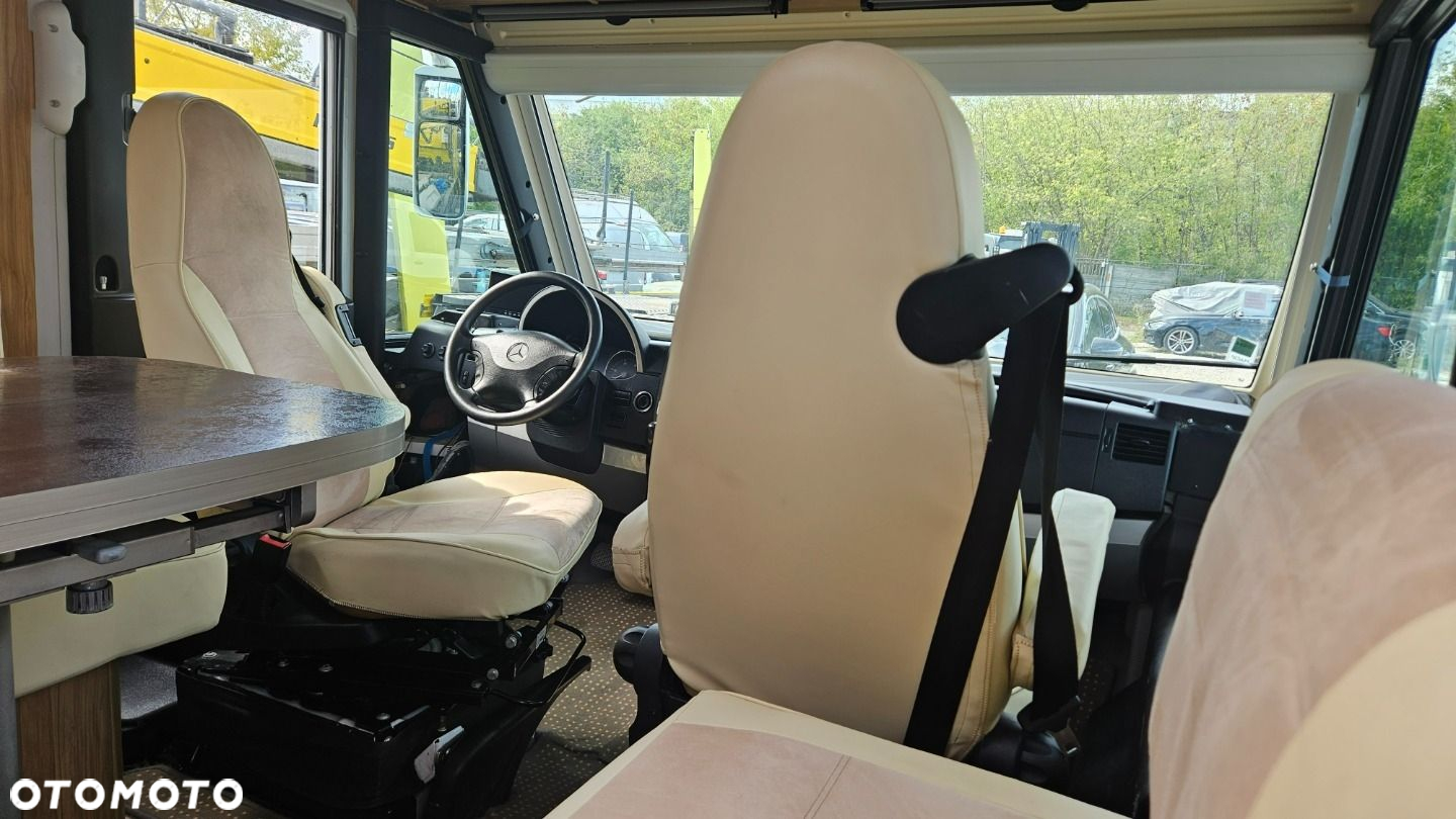 Mercedes-Benz Pilote - 26
