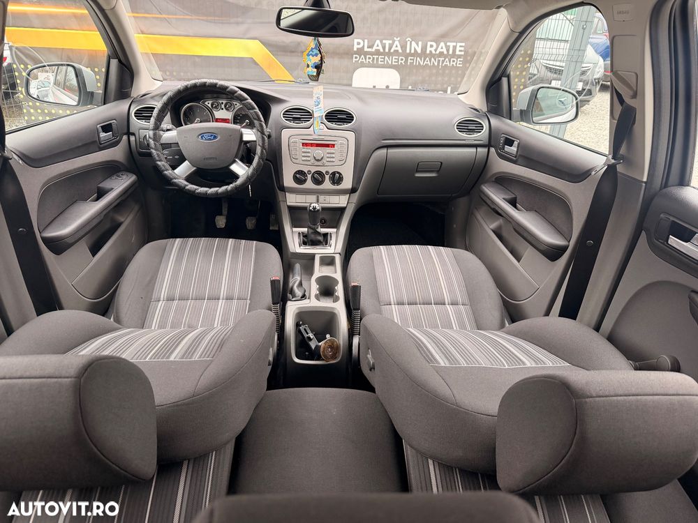 Ford Focus 1.6 TDCI DPF Style - 9