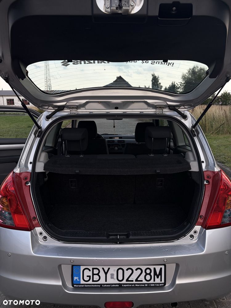 Suzuki Swift - 8
