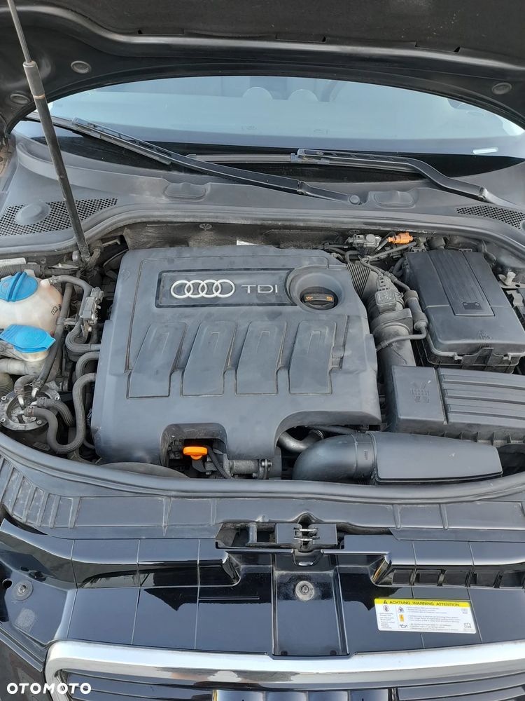 Audi A3 Sportback 1.6 TDI DPF Ambiente - 14
