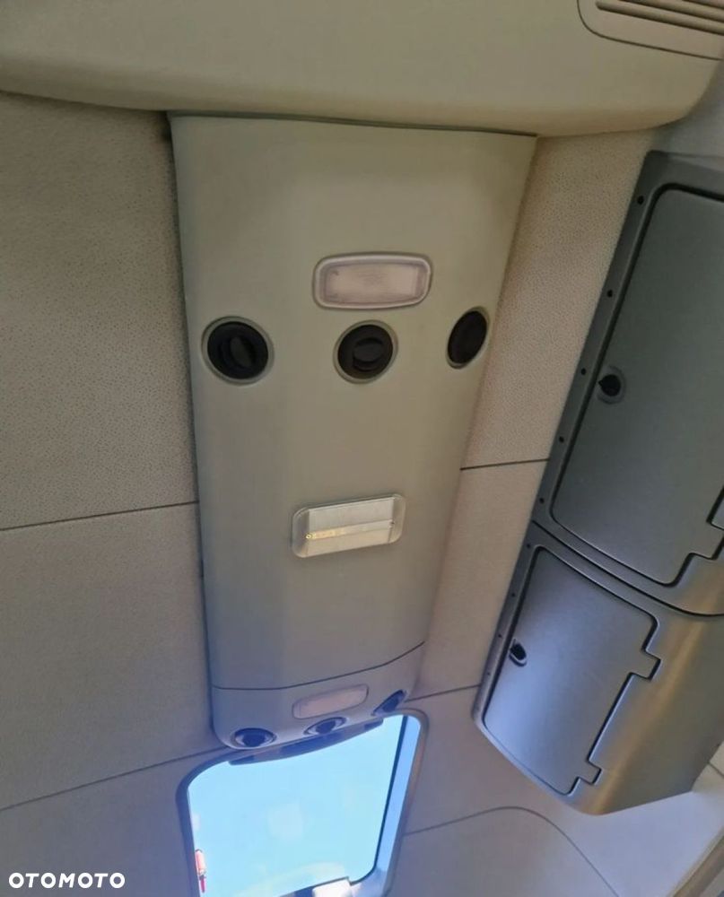 Volkswagen CRAFTER - 11