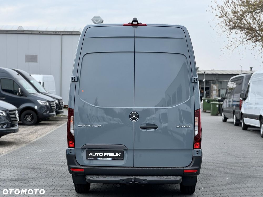 Mercedes-Benz Sprinter - 7