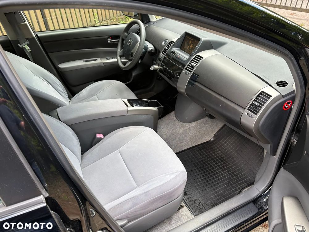 Toyota Prius 1.5 VVT-i Sol - 27
