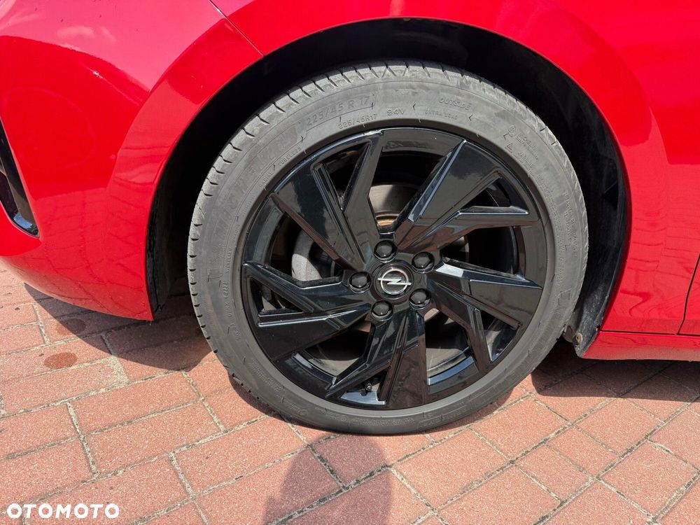 Opel Astra 1.2 T GS Line S&S - 11