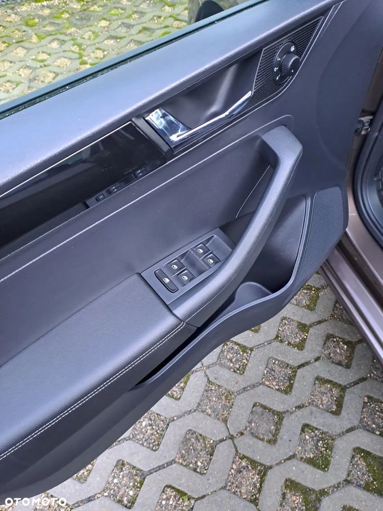 Skoda RAPID 1.0 TSI Style - 16