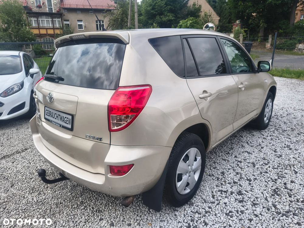 Toyota RAV4 2.2 D-4D Sol - 6