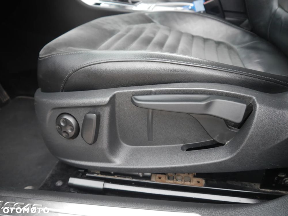 Volkswagen Passat 2.0 TDI BlueMotion Technology Highline - 17