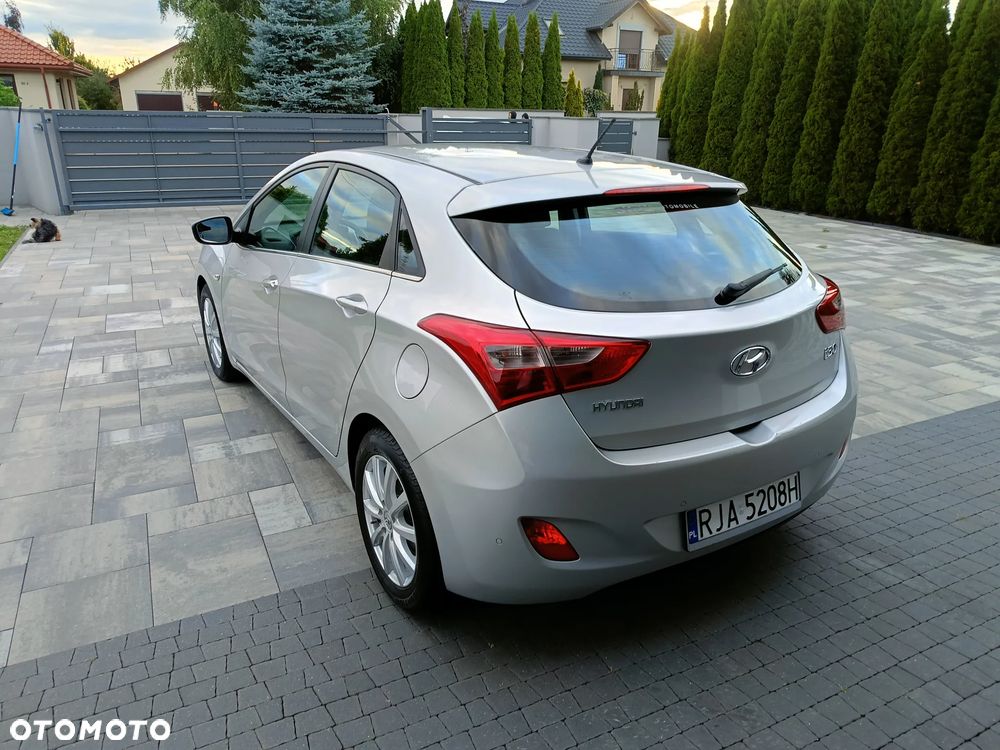 Hyundai i30 blue 1.6 CRDi YES Silver - 17