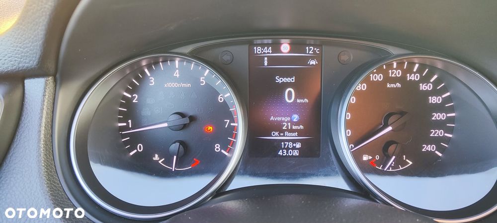 Nissan Qashqai 1.2 DIG-T N-Vision - 27
