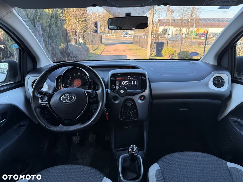 Toyota Aygo x-play connect - 7