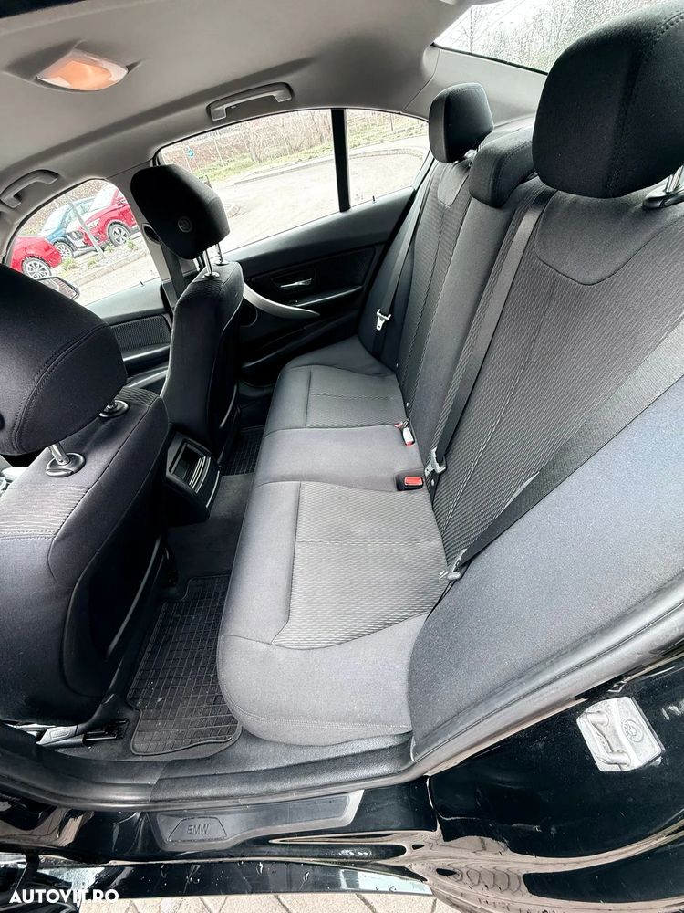 BMW Seria 3 320d EfficientDynamics Edition - 8