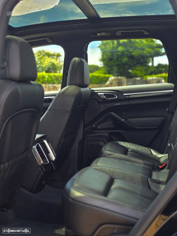 Porsche Cayenne S - 11
