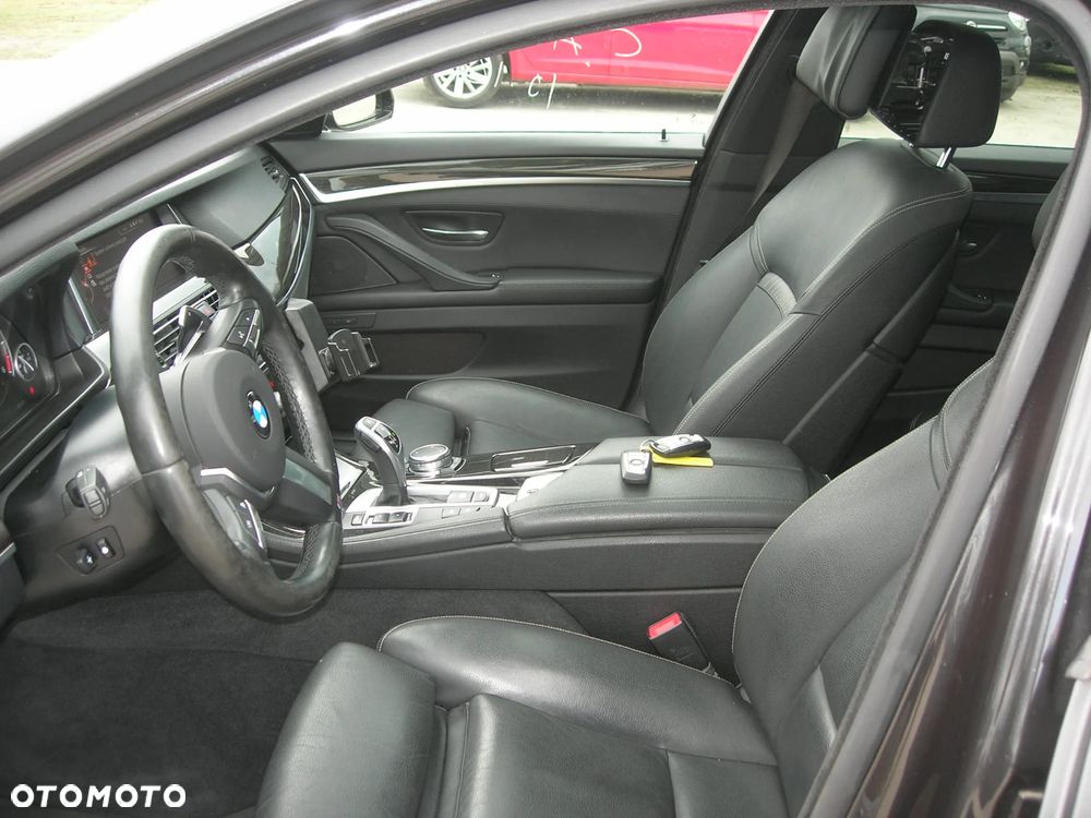 BMW Seria 5 530d xDrive Sport-Aut Luxury Line - 16