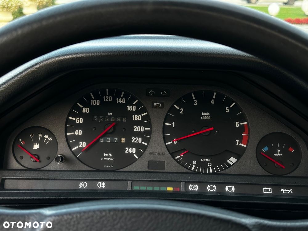 BMW Seria 3 320i - 18