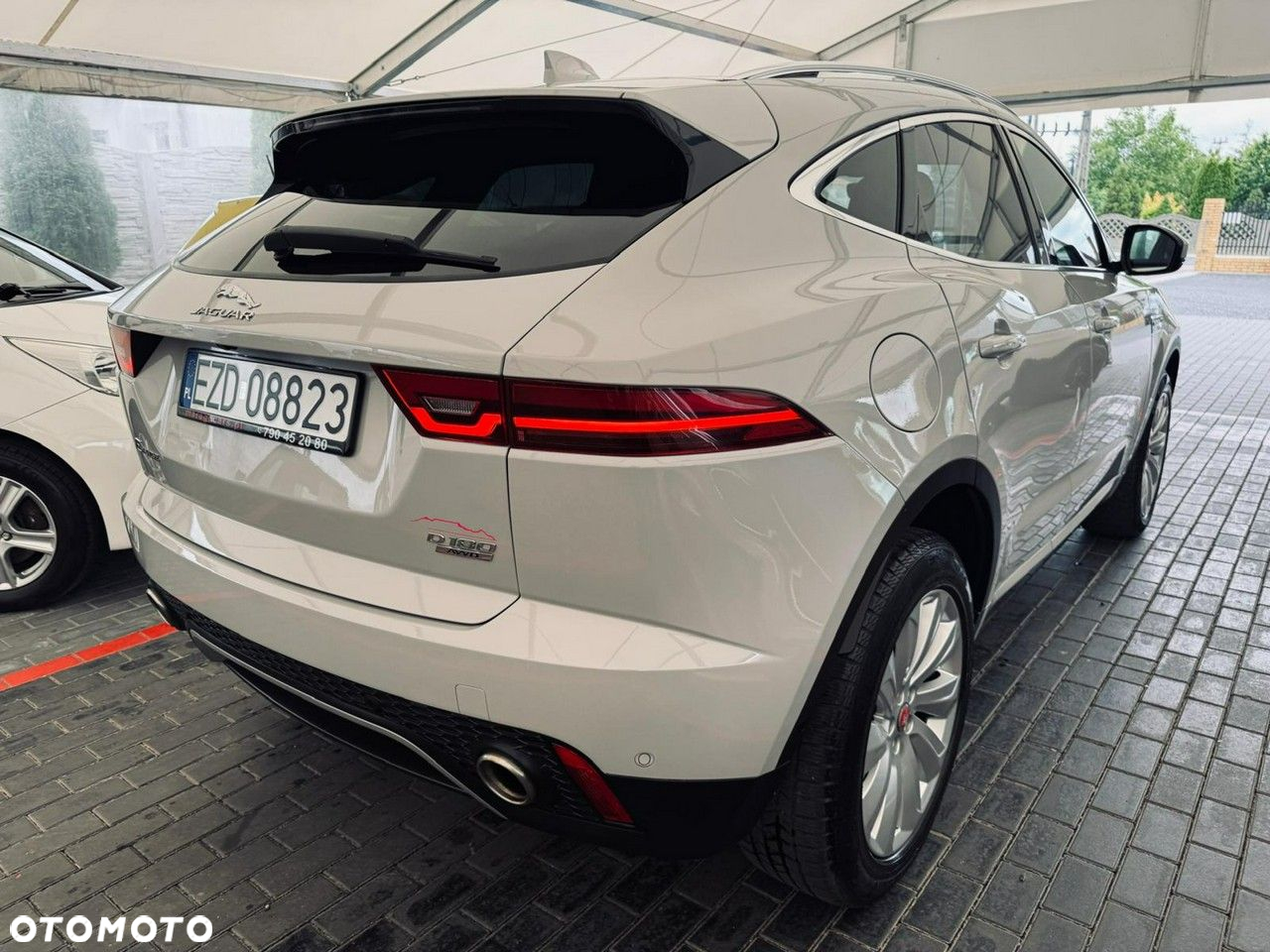 Jaguar E-Pace - 12