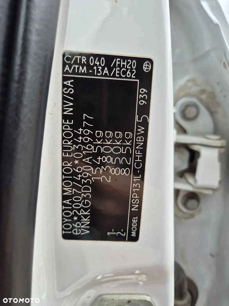 Toyota Yaris 1.5 Premium - 32