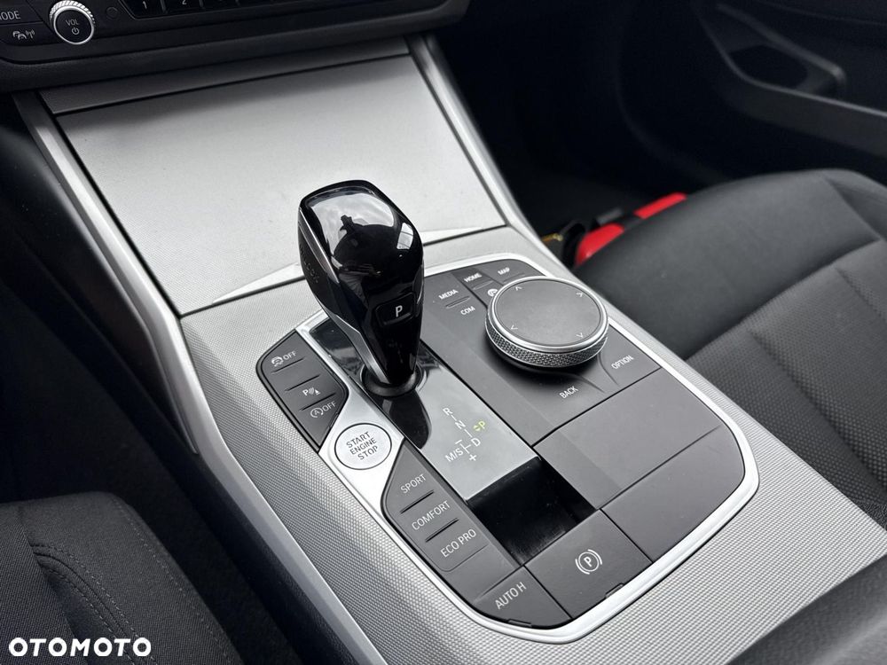 BMW Seria 3 318i Advantage - 13