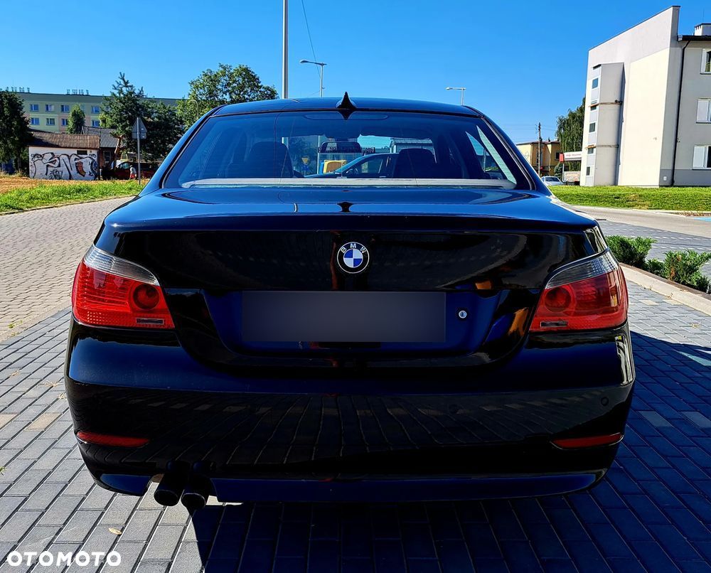 BMW Seria 5 523i - 5