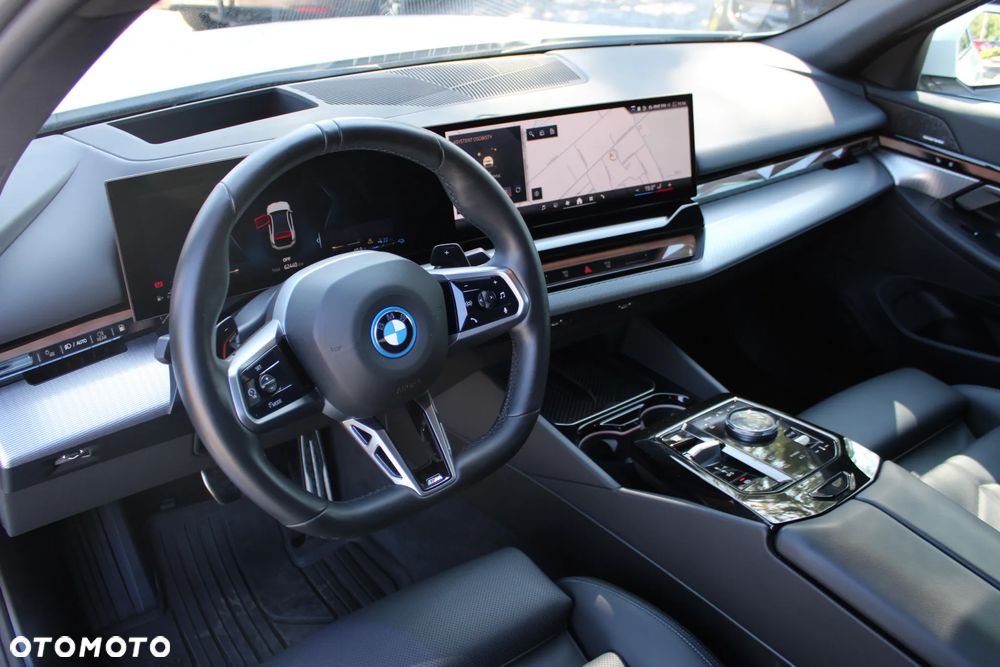BMW Seria 5 550e xDrive PHEV M Sport - 14