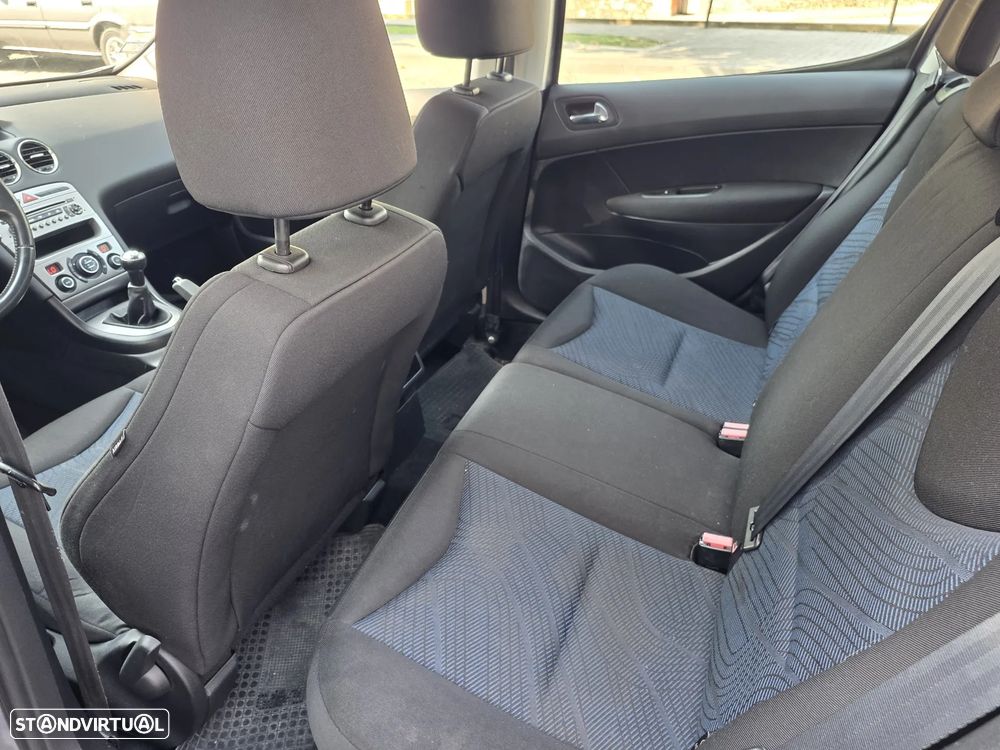 Peugeot 308 1.6 HDi Executive - 17