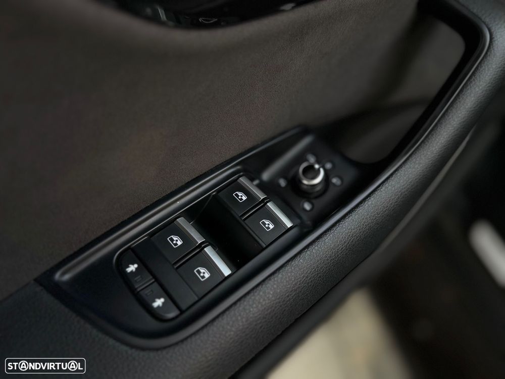 Audi Q7 3.0 TDI quattro tiptronic 7L - 29