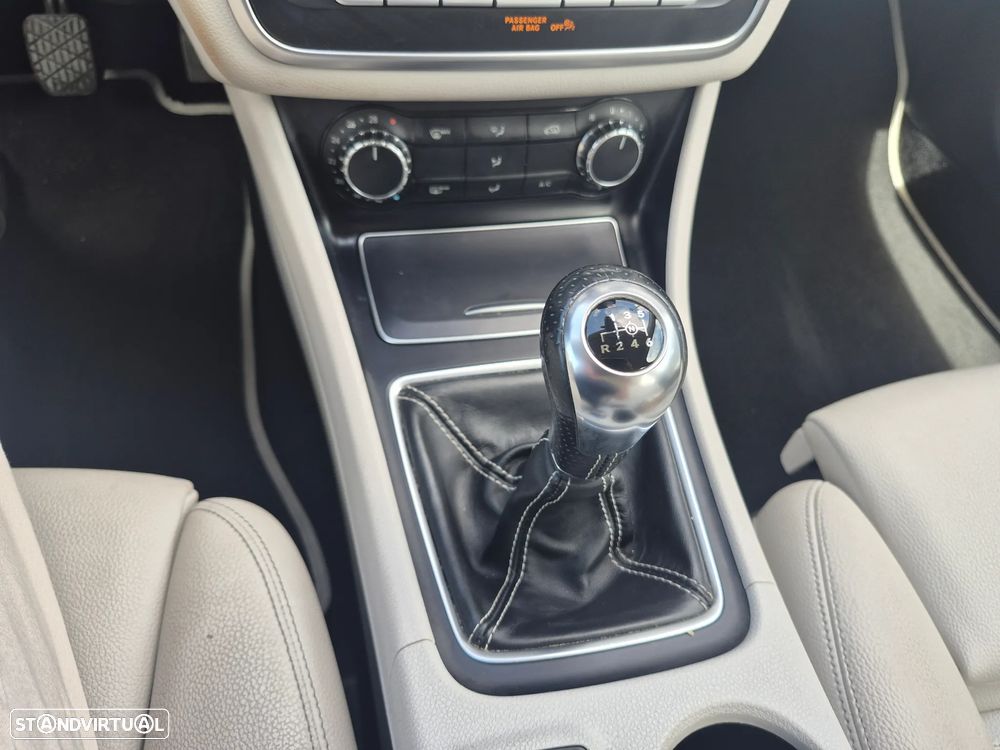 Mercedes-Benz GLA 180 (CDI) d Urban - 9