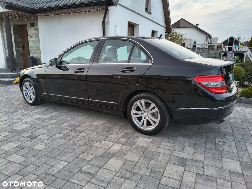 Mercedes-Benz Klasa C 180 Kompressor BlueEFFICIENCY Avantgarde - 30