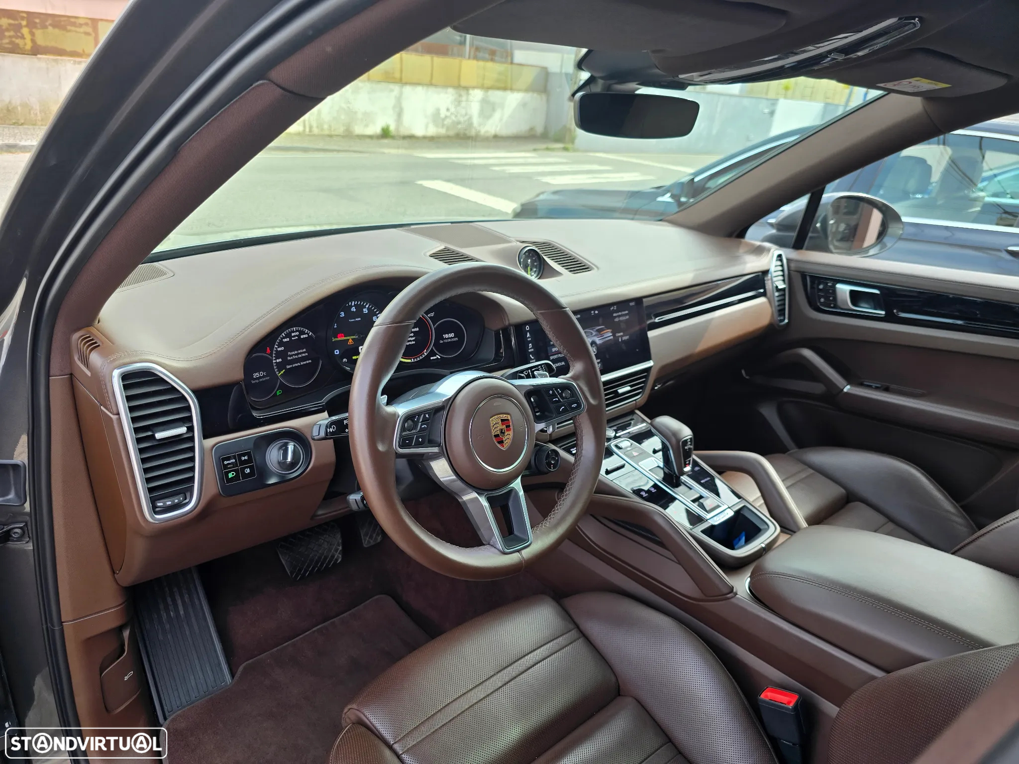 Porsche Cayenne Coupé E-Hybrid - 10