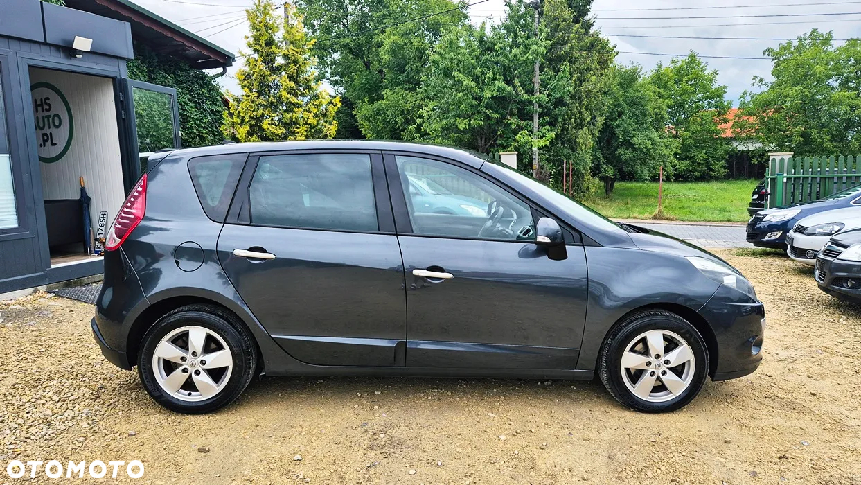 Renault Scenic 1.6 16V 110 TomTom Edition - 11