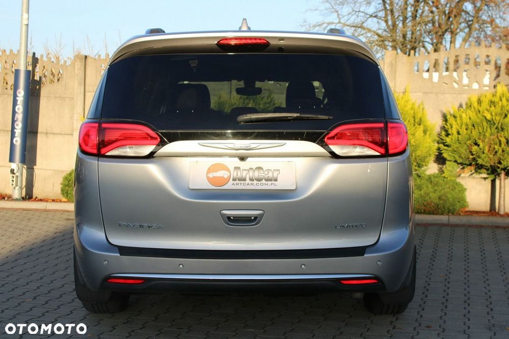 Chrysler Pacifica - 30