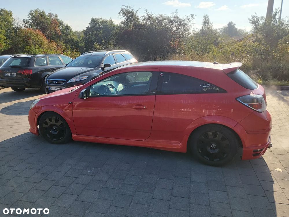 Opel Astra III GTC 2.0 T Sport - 2