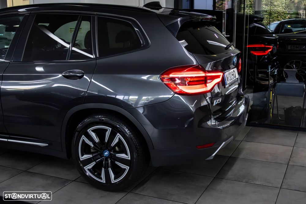 BMW iX3 Inspiring - 10