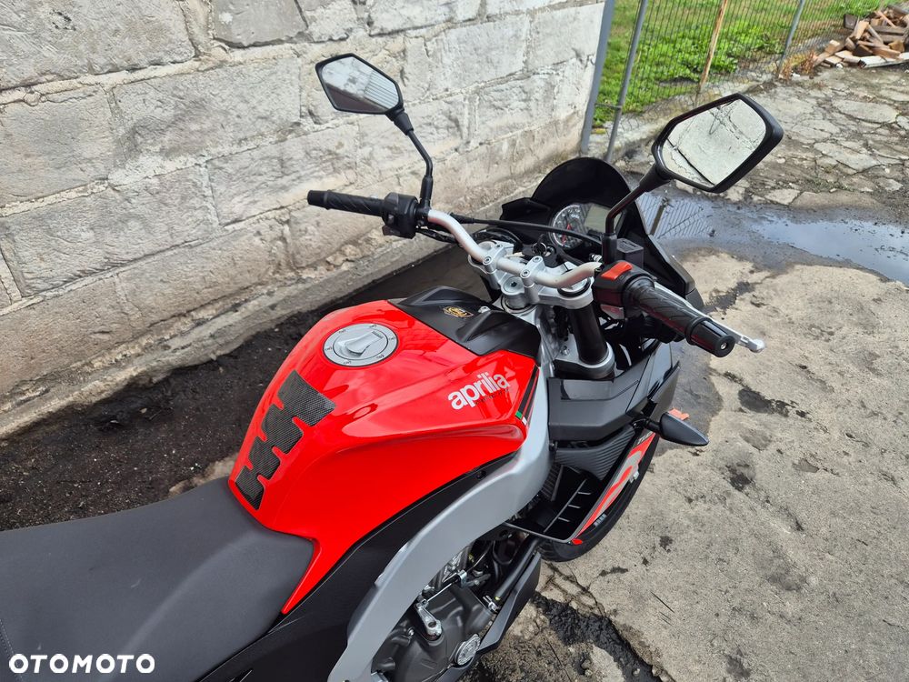 Aprilia Tuono - 10
