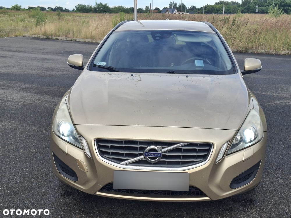 Volvo V60 D3 R-Design - 9