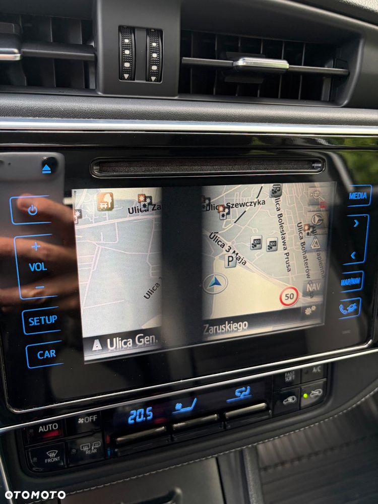 Toyota Auris 1.6 Premium + MM - 32