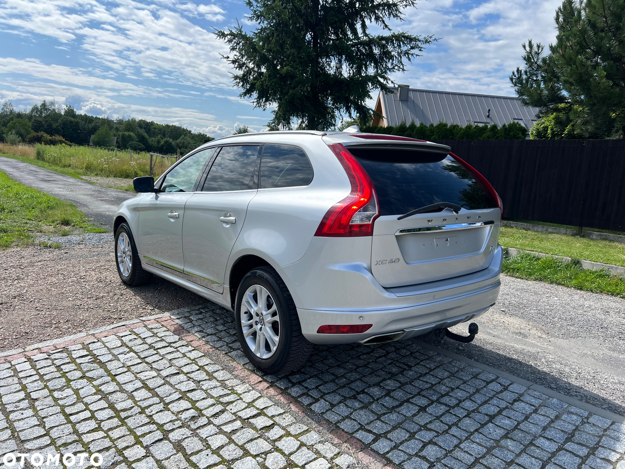 Volvo XC 60 D4 AWD Geartronic Summum - 4