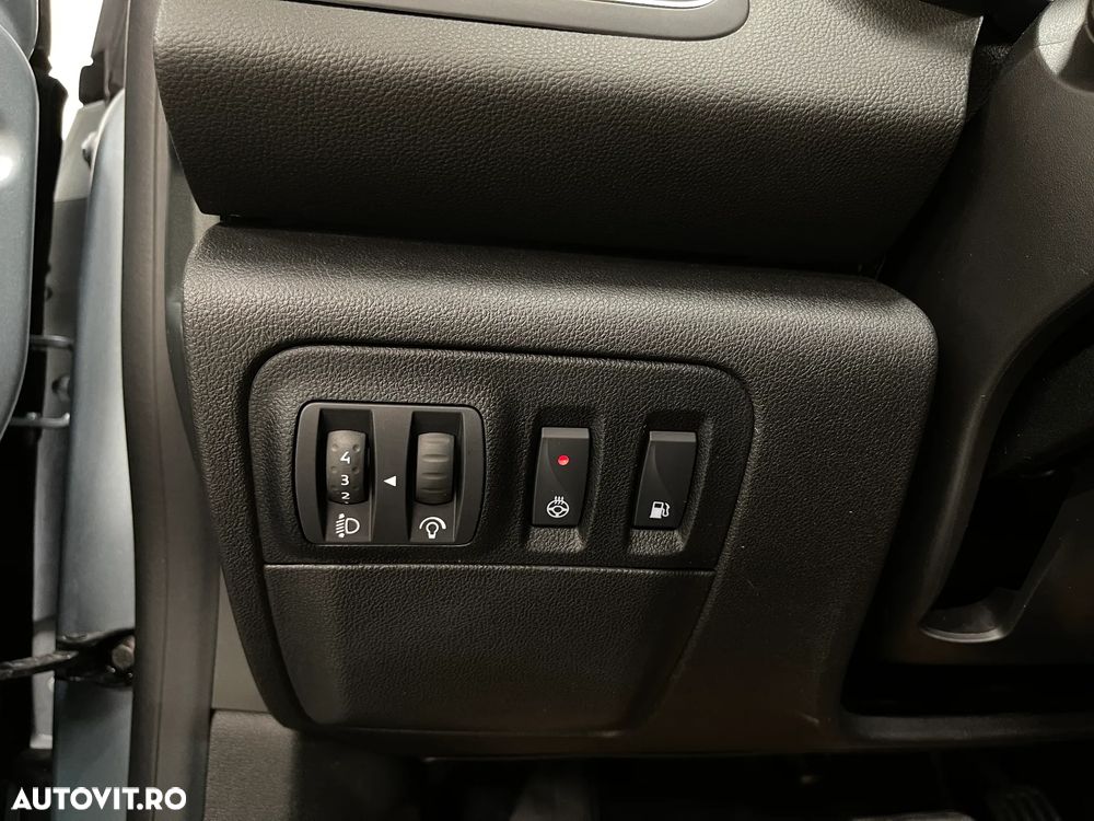 Renault Megane E-TECH 160 BUSINESS EDITION - 30