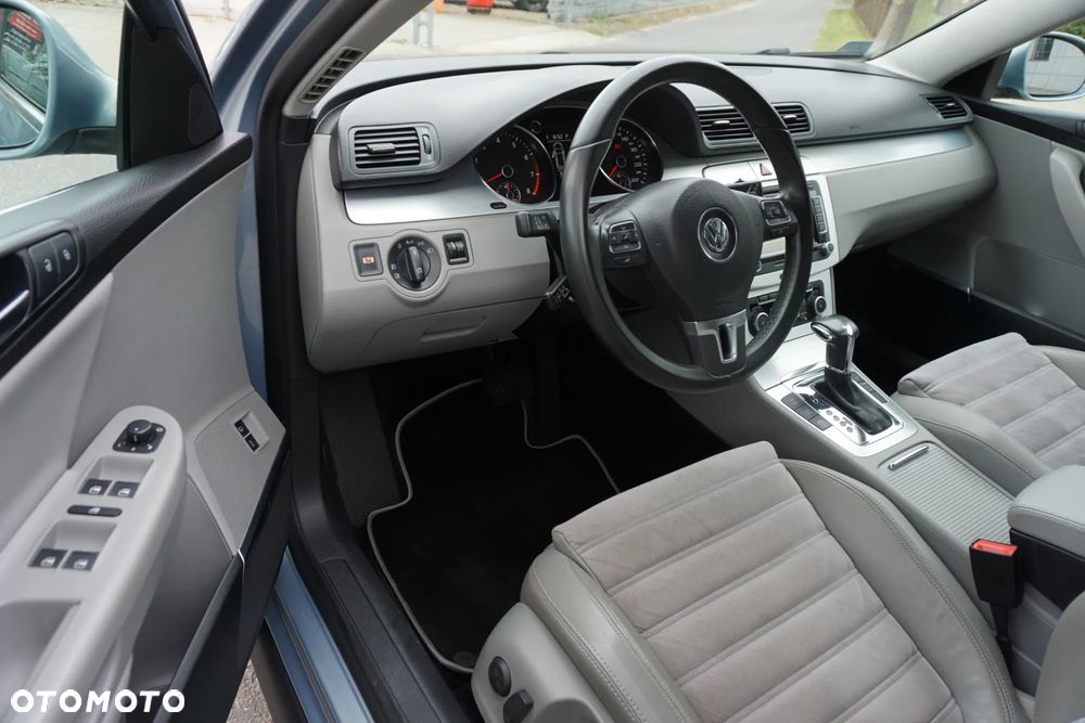 Volkswagen Passat 3.2 V6 FSI 4Mot Highline DSG - 9
