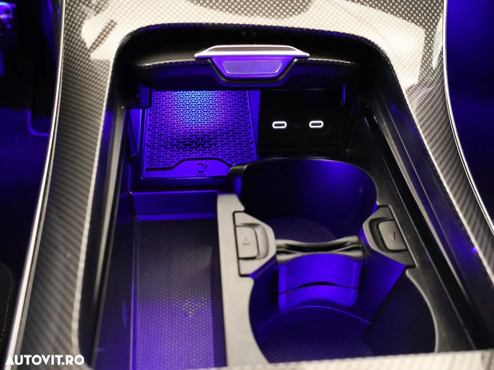 Mercedes-Benz C - 23