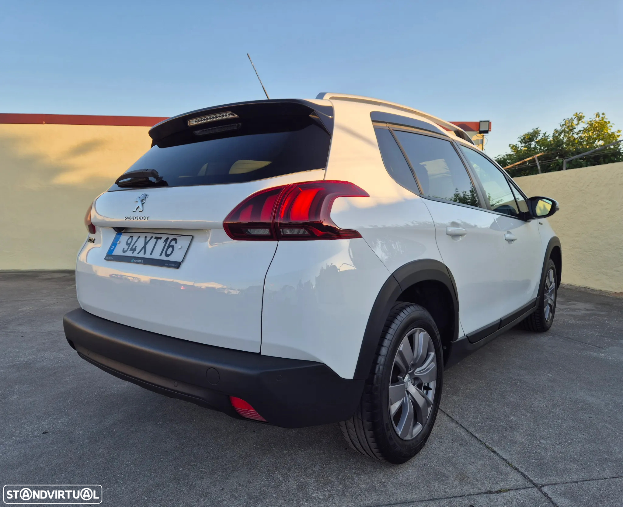 Peugeot 2008 1.2 PureTech Style - 20