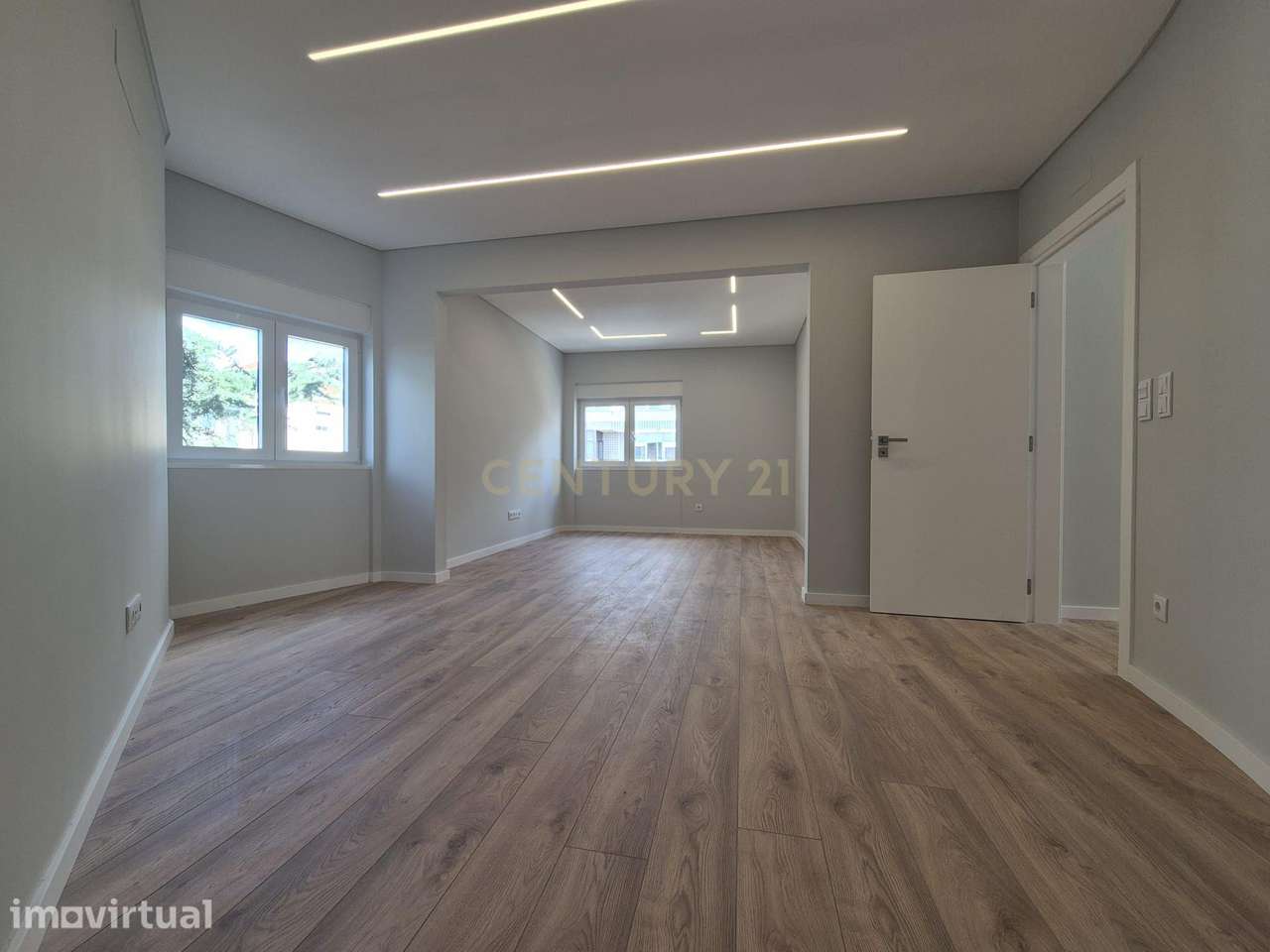 T2 totalmente remodelado com 71m2 em prédio remodelado – Amadora – 5mi - Grande imagem: 3/19