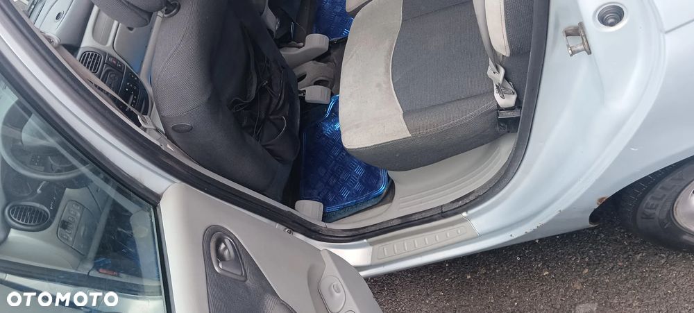 Renault Scenic 2.0 16V Alize - 18